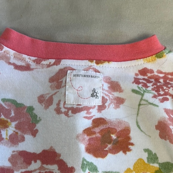Burt's Bees Baby - Organic Cotton - Pink and Yellow Floral Onesie Footie and hat - Picture 5 of 6